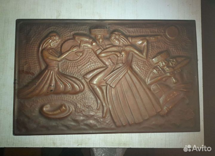 Чеканка медная картина на тему отдыха