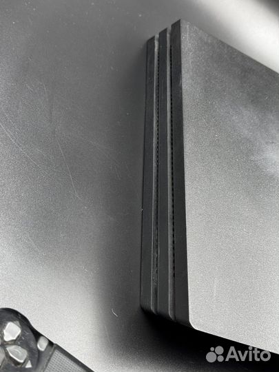 Sony ps4 pro 1tb + 2 джойстика