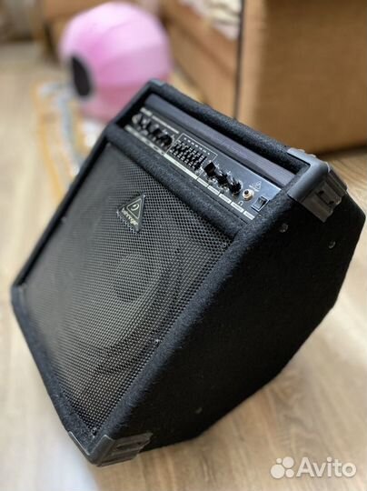 Басовый комбоусилитель behringer ultrabass BXL1800