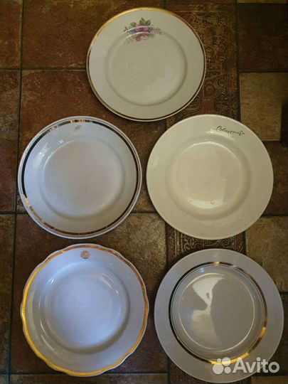 Тарелки, молочник, сахарница Дулëво