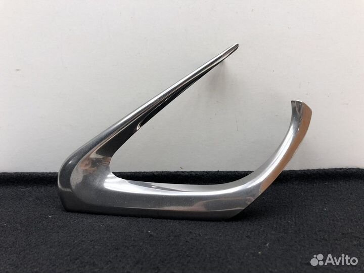 Накладка на решетку левая Toyota Camry V50 2011-20