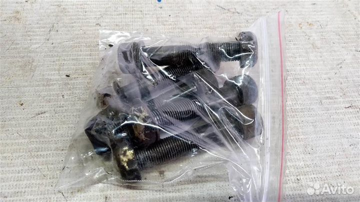 Болт крепления кардана mersedesbenz W124 E