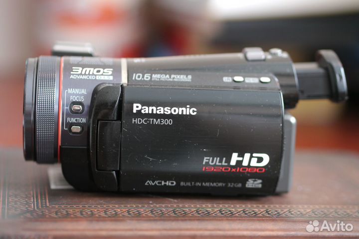 Видеокамера panasonic full HD HDC-TM300