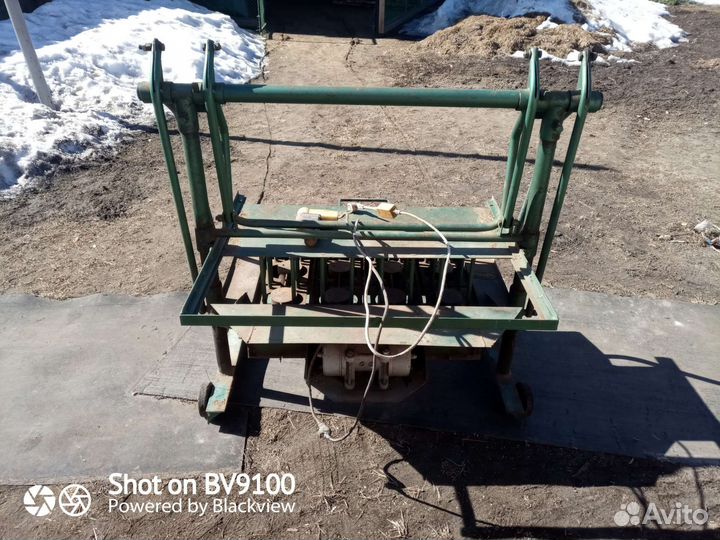 Станок для изготовления блоков