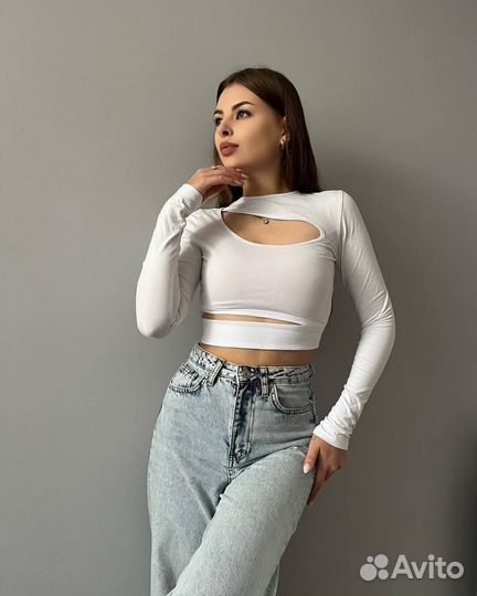 Топ с вырезом