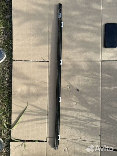 Молдинг стекла передний правый Tucson 3 18-21