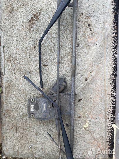 Трапеция стеклоочистителя с мотором Volvo FH