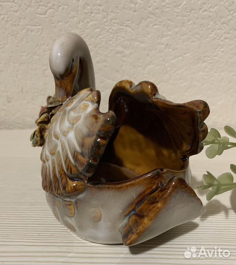 Вазочка Лебедь