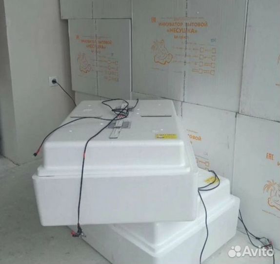 Инкубатор автоматический 77 яиц