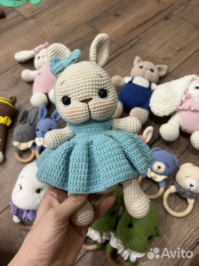 Вязанные игрушки погремушки для малышей