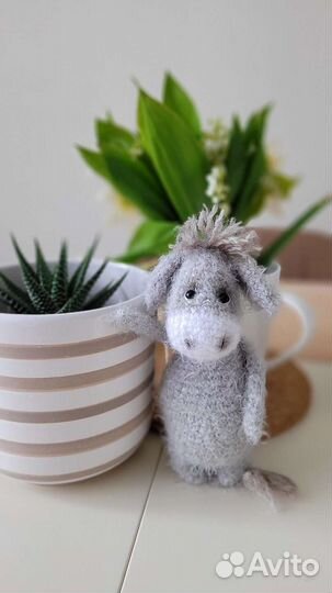 Вязаный ослик