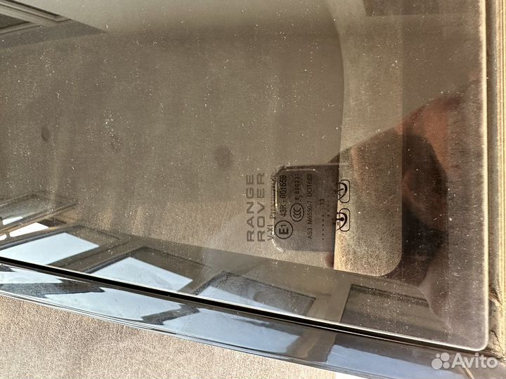 Задняя левая форточка range rover