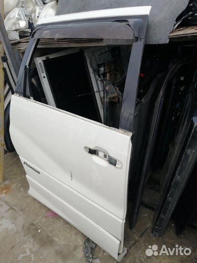 Дверь задняя правая Toyota Estima ACR30