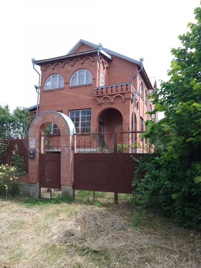 Дом 350 м² на участке 10 сот.