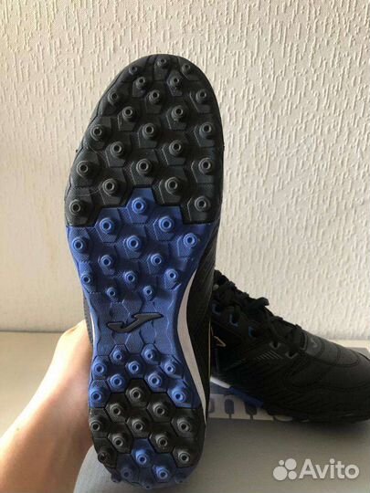 Футбольные бутсы