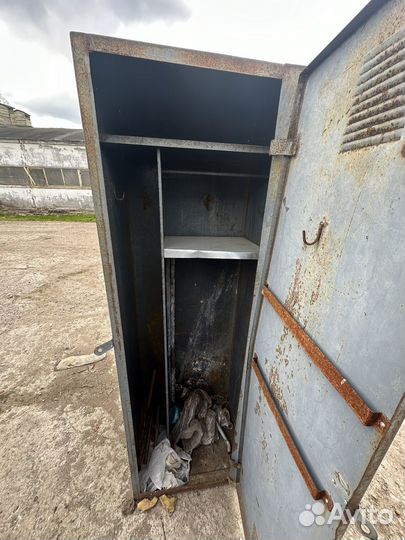 Шкаф металлический для раздевалки