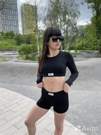 Лонгслив и шорты