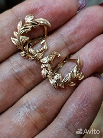 Золотые серьги