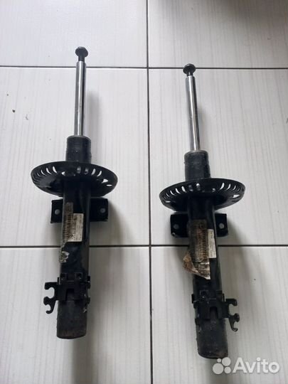 Передние амортизаторы volkswagen polo седан