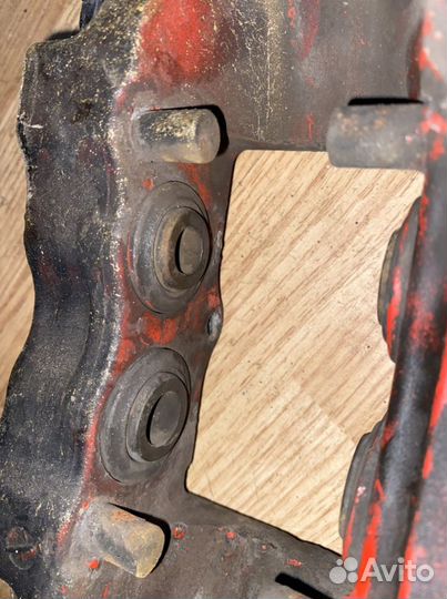 Суппорт тормозной задний Porsche Cayenne 955 957