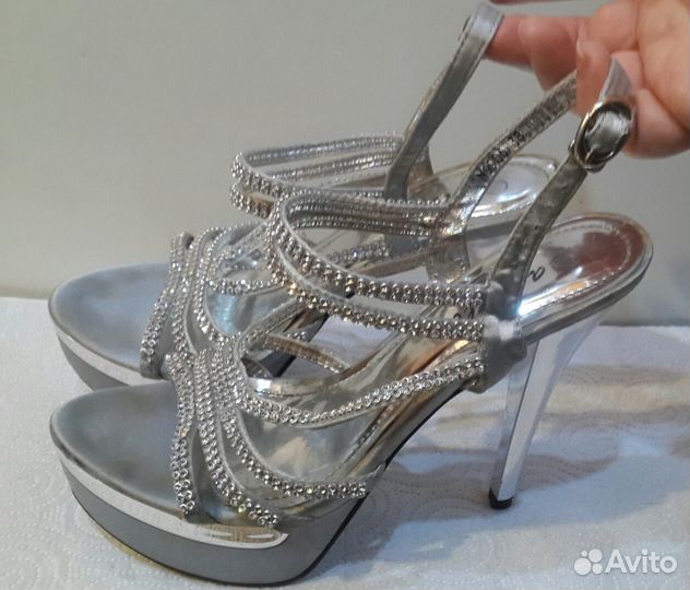 Босоножки стриппы со Стразами б/у 38 р-р
