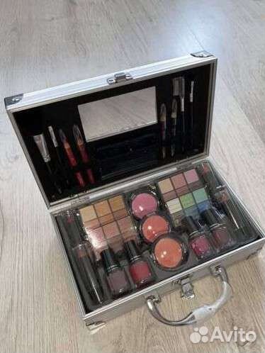 Бокс с косметикой кейс новый