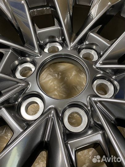 Оригинальные литые диски R20 Toyota LC300