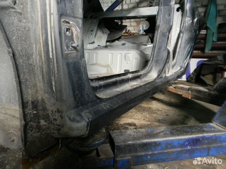 Порог левый со средней стойкой Renault Logan 1 (20