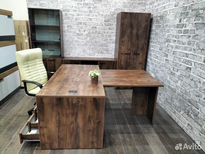 Новый кабинет руководителя, офисная мебель