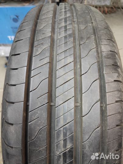 Goodyear EfficientGrip 2 SUV 215/60 R17 96H
