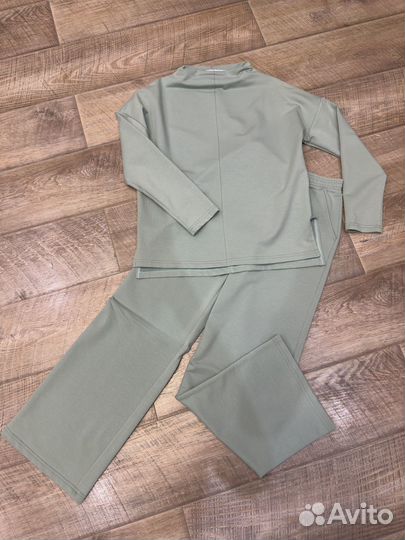 Костюм женский