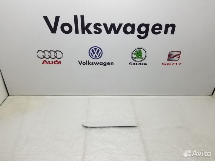 Молдинг заднего правого крыла VW Golf 5 1K3853535
