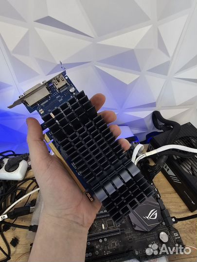 Asus GT 1030 2gb gddr5 (Гарантия днс)