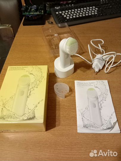 Щетка для лица Clinique Sonic System