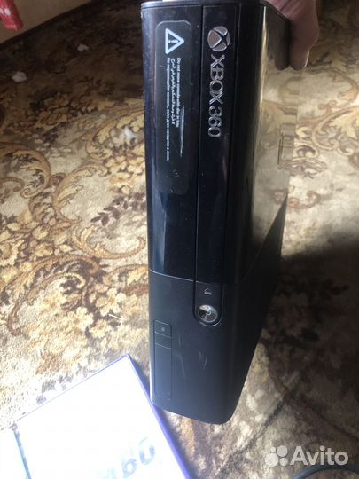 Продам Xbox 360 на 500 гигабайт