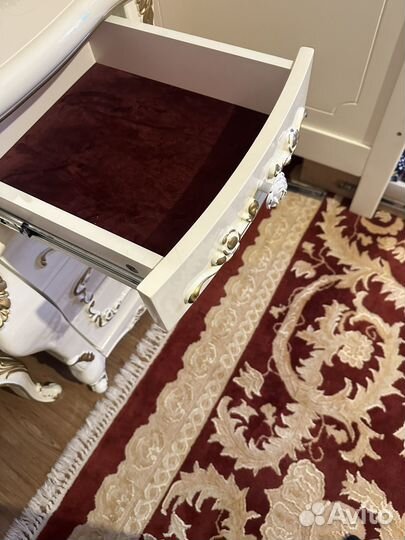 Комод с зеркалом трельяж