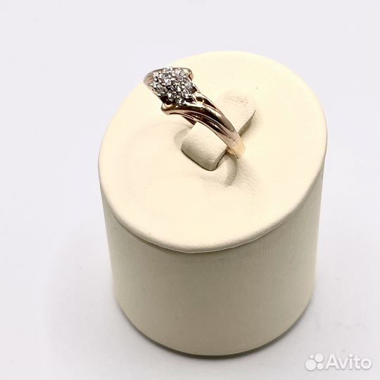 Золотое кольцо с бриллиантами 585