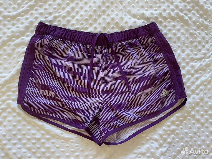 Новые женские шорты adidas р-р M