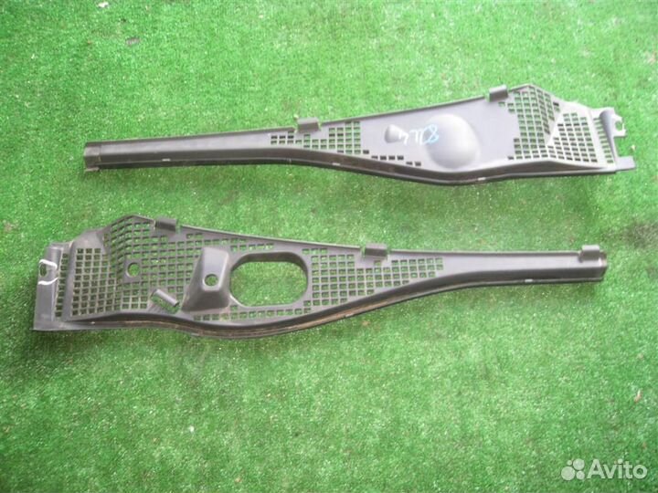Решетка стеклоочистителей Renault Sandero 1 (BS11