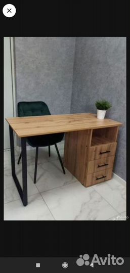 Маникюрный стол