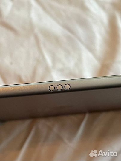 iPad pro 10,5 Wi-Fi + Cellular, 64 Гб, 2017 год