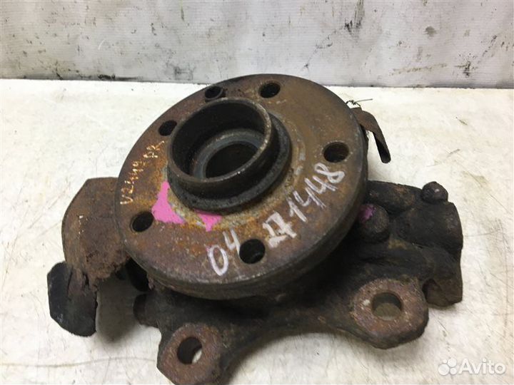 Кулак поворотный передний правый Volkswagen