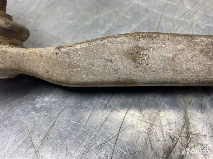 Рычаг передний верхний правый передний Volkswagen