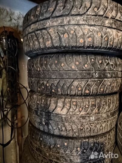 Bridgestone Ice Cruiser 7000 215/60 R16 95T