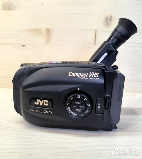 Видеокамера JVC GR-AX11E. Произведена в Японии