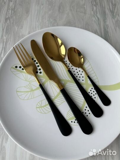 Набор столовых приборов новый