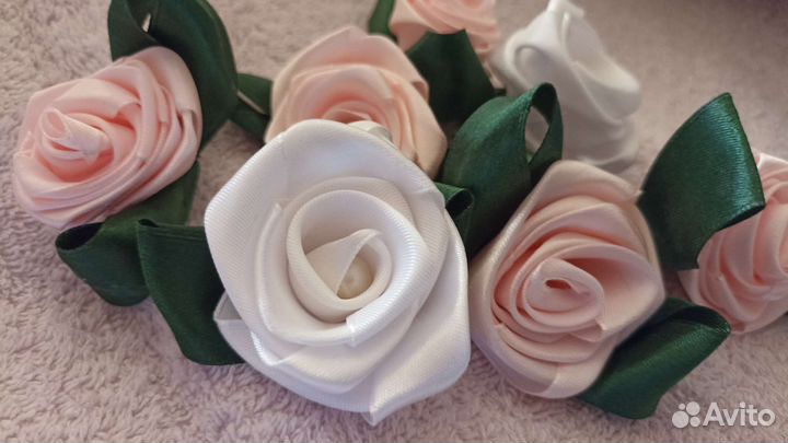 Декоративные цветы из атласа