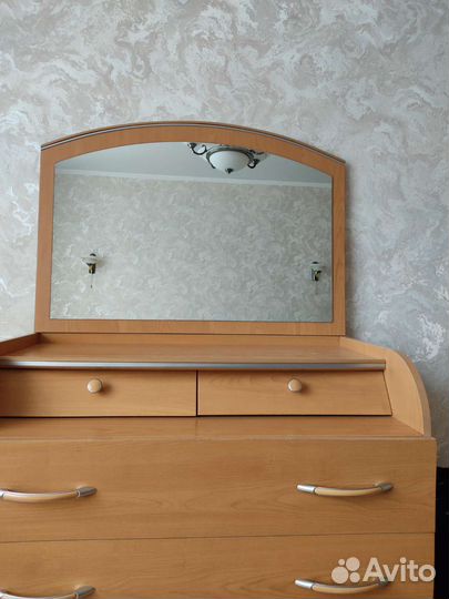 Зеркало настенное