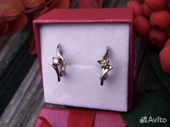 Золотые серьги с бриллиантами
