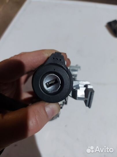 Замок зажигания Шкода Рапид